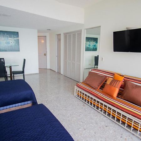 Suite frente al mar en el corazón de Acapulco Exterior foto